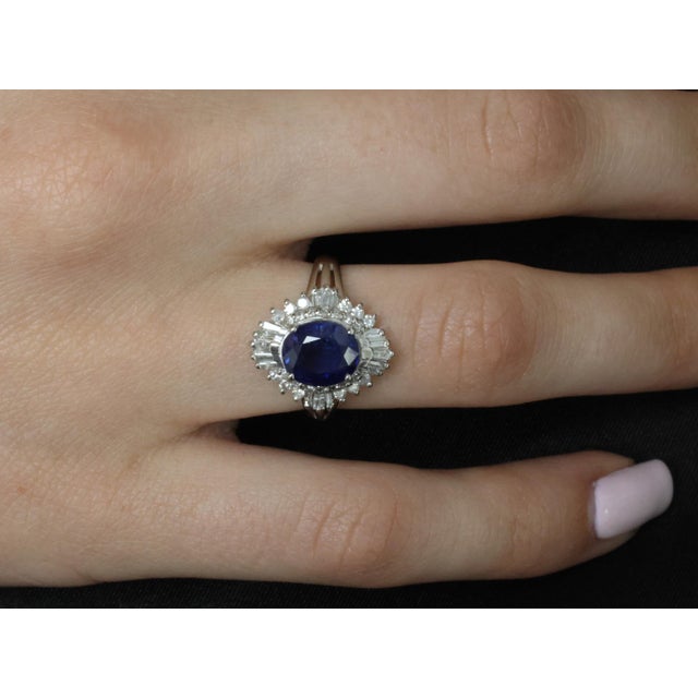 Late 20th Century Rare 2.39ct Gia Burma No Heat Sapphire & 0.55ct Platinum Ring, Size 6 For Sale - Image 4 of 16