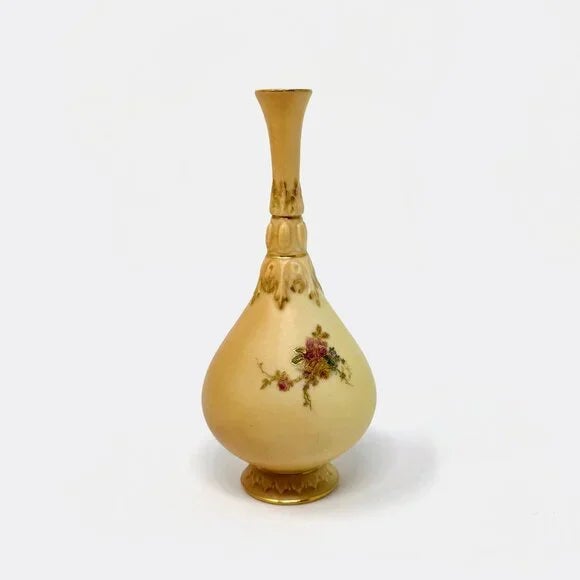 Traditional Small Antique 1912 Royal Worcester Floral Vase For Sale - Image 3 of 6