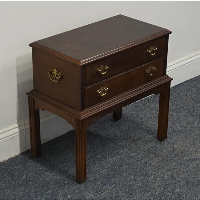 ALTAVISTA LANE Solid Mahogany Traditional Chippendale Style 21" Petite Chairside Chest / Accent End Table 20" High 21"...