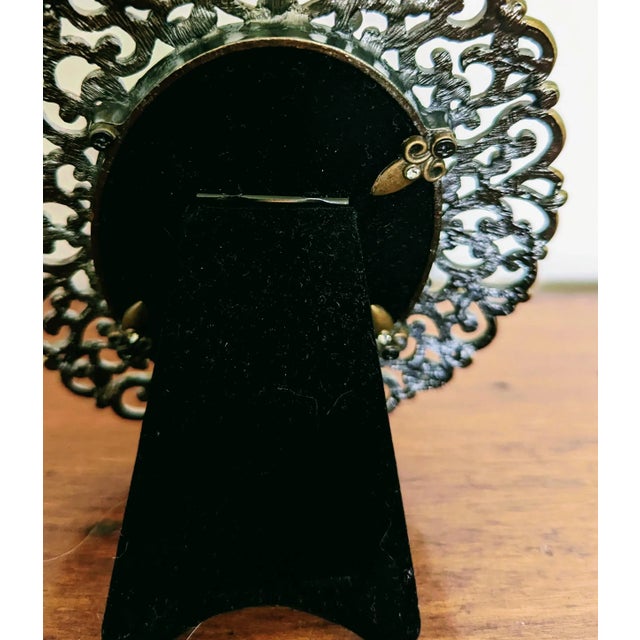 CORRECTION TO SHIPPING TIME, THIS IS SELLER SHIPPING, ARRIVAL TIME IS 4-10 DAYS FROM PURCHASE DATE. A sweet little frame,...