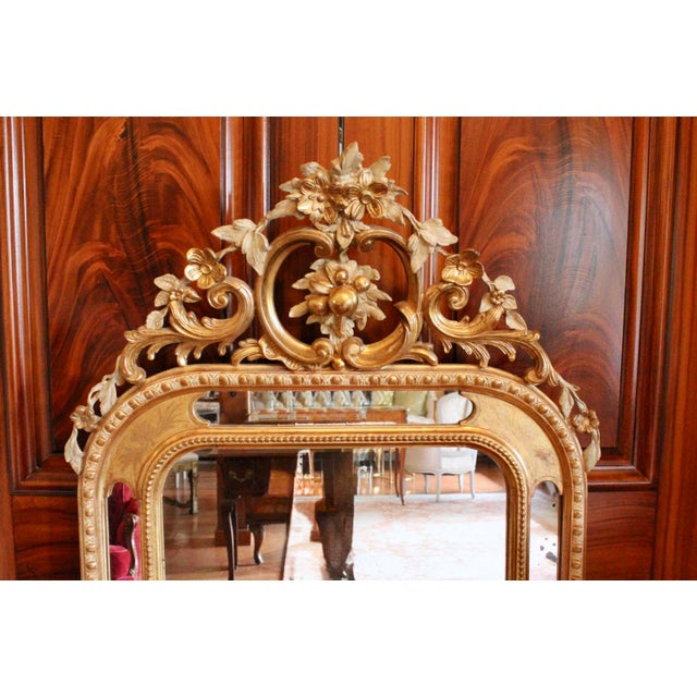 Large French Louis Philippe Style Mirror With Borderglass Surround and Crest For Sale - Image 6 of 18