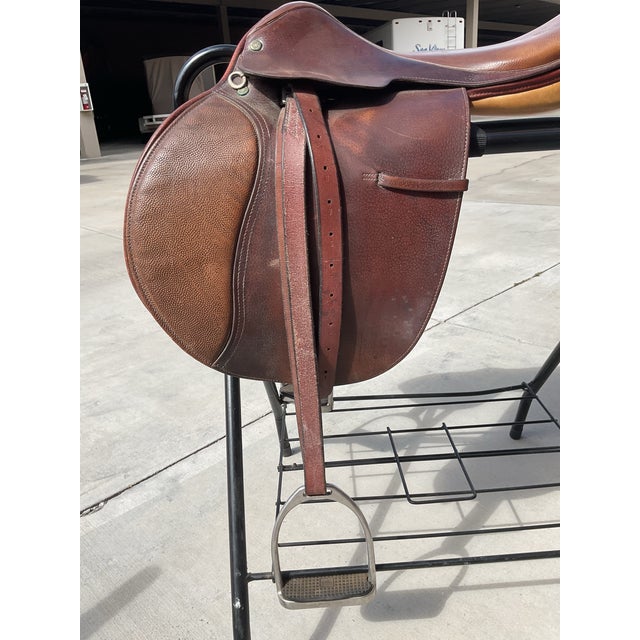 Farmhouse Vintage Crosby Olympic Works English Close Contact Saddle, Made in England For Sale - Image 3 of 15