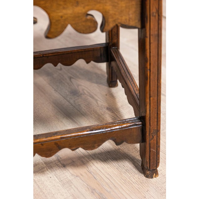 Italian 18th Century Walnut Side Table with Carved Apron and Single Drawer For Sale - Image 4 of 12