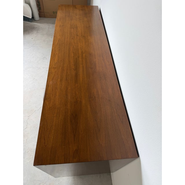 1960s Mid-Century Modern John Stuart Eight-Drawer LowBoy Dresser For Sale - Image 11 of 18