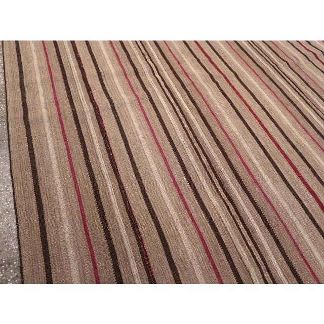 Rustic Galerie Shabab Collection Mid-20th Century Handmade Turkish Flatweave Kilim Room Size Carpet For Sale - Image 3 of 8