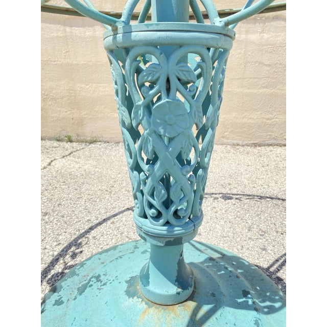 Late 20th Century Vintage Woodard Wrought Iron Patio Dining Set W/ Round Pedestal Base Table 5 PCS For Sale - Image 5 of 13