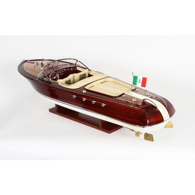 Riva Aquarama Speedboat Model with Cream Interior For Sale - Image 16 of 18