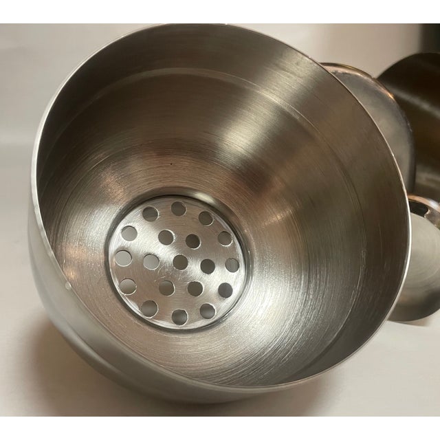 1960s Mid-Century Italian-Style 18/10 Stainless Steel "Bullet" Cocktail Shaker – 4-Piece Set For Sale In Atlanta - Image 6 of 8