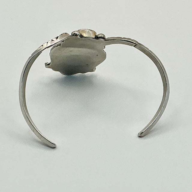 1950s Vintage Southwestern Navajo Turquoise, Coral & Sterling Cuff Bracelet For Sale - Image 6 of 11