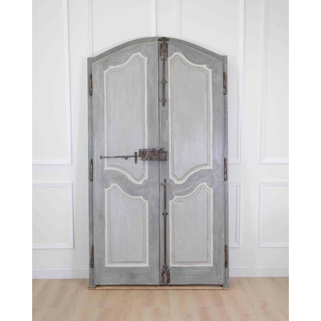 Rare double-sided communication door dating from the 18th century and retaining its attractive painted finish. Originally...