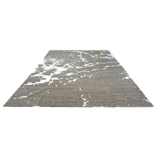 Early 21st Century Nepalese Modern Wool & Silk 9x12 Taupe & Ivory Handmade Area Rug #1142340 For Sale - Image 5 of 7