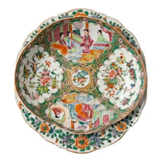 19th-Century Chinese Rose Medallion Porcelain Shrimp Dish For Sale
