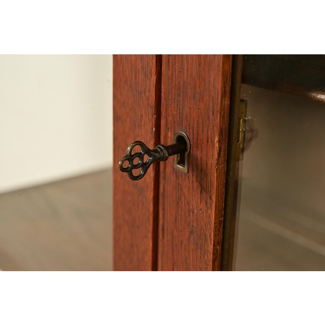 Stickley Brothers Style Antique Mission Oak Arts & Crafts Bookcase Cabinet, Circa 1910 For Sale In South Bend - Image 6 of 10