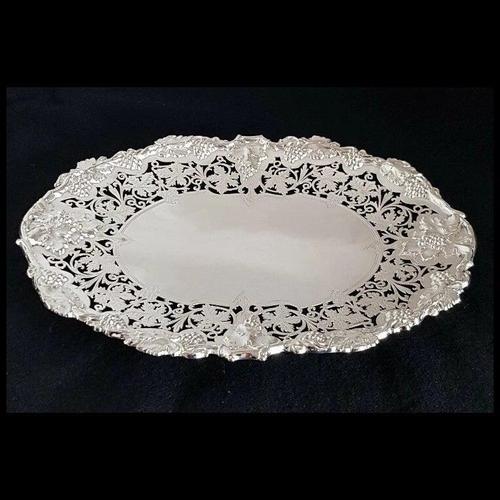 George VI Pierced Sterling Silver Compotier, Sheffield, 1940 For Sale - Image 3 of 14