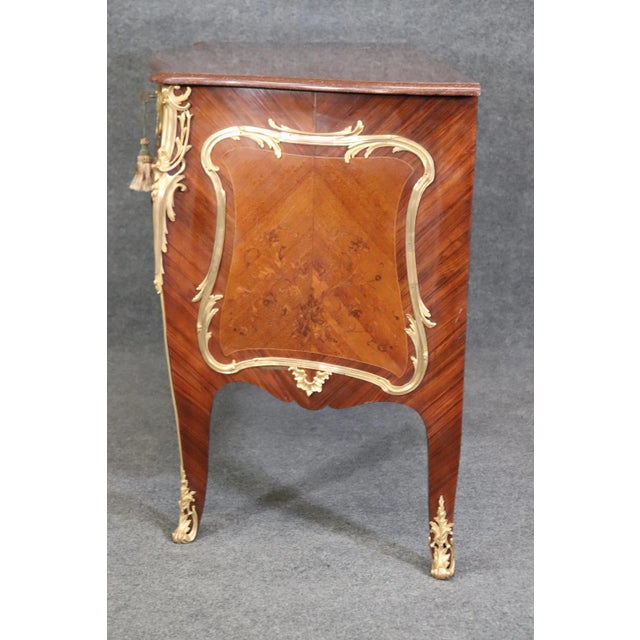 Ormolu Mounted French Louis XV Rouge Marble Top Radiating Inlay Commode For Sale In Philadelphia - Image 6 of 12