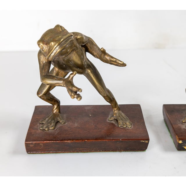 20th Century Pair of Brass Frog Form Decorative Figures or Bookends For Sale In New York - Image 6 of 15