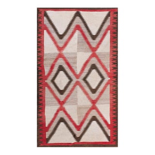 1920s Ivory Gray Diamond Antique American Navajo Carpet 4' X 6'9'' Flatweave Wool Rug For Sale