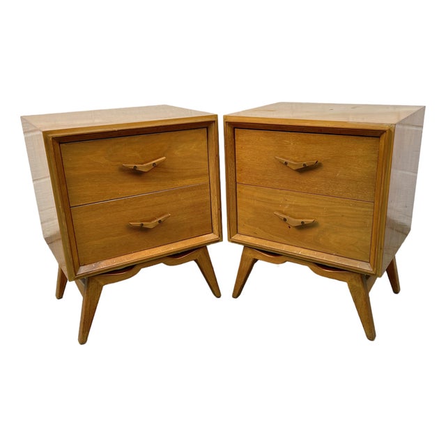 Unique Mid-Century Nightstands With Sculpted Pulls, A Pair For Sale