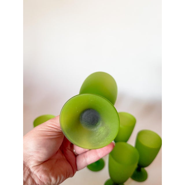 1960s Carlo Moretti Italy Satinato Frosted Green Wine Water Glasses - Set of 7 For Sale In Dallas - Image 6 of 7