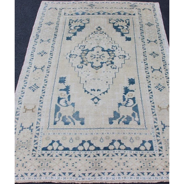 Vintage Hand Knotted Turkish Oushak Rug With Central Medallion in Blue and Cream For Sale In Atlanta - Image 6 of 12