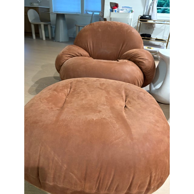 Gubi Pacha Lounge Chair (Returning Swivel Base) and Matching Ottoman in Leather For Sale - Image 13 of 16