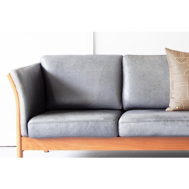 Mid-Century Modern Mid-Century Danish Grey Leather 3-Seater Sofa from Mogens Hansen, 1960s For Sale - Image 3 of 9