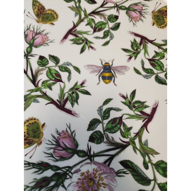 Excellent condition large Portmeirion serving bowl in Botanic Garden pattern, featuring dog rose floral motif with center...