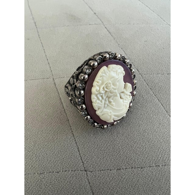 2000 - 2009 Miriam Salat Cameo Sterling Silver Ring with White Topaz and Resin For Sale - Image 5 of 6