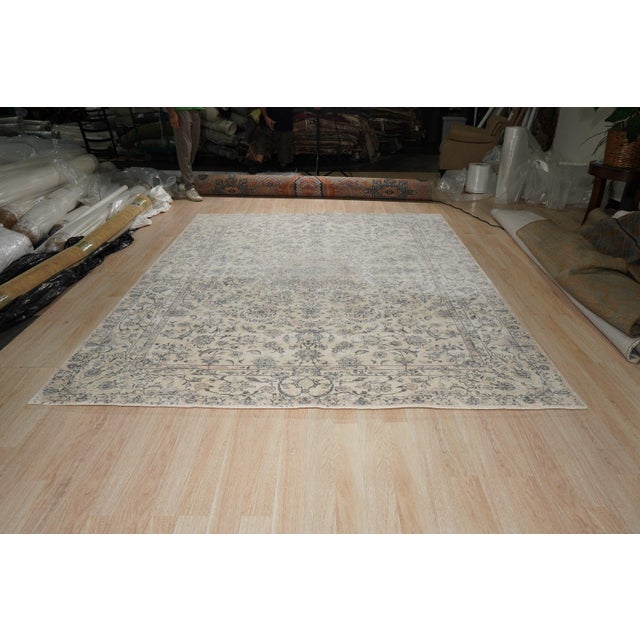 4x6 Sleek Rustic Beige Floral Traditional Hand Knotted Wool Carpet Rug For Sale In New York - Image 6 of 6