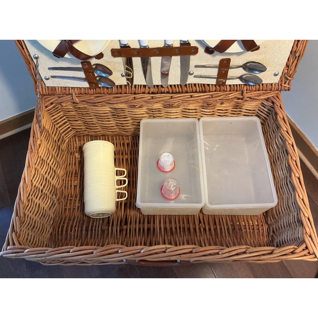 Vintage Blinton England Wicker Picnic Basket – Complete Service for Four For Sale In New York - Image 6 of 17