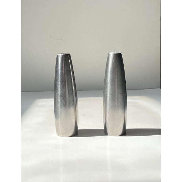1960s Minimalist Stainless Steel Salt and Pepper Shaker Set by Jens Harald Quistgaard, 1960s, Set of 2 For Sale - Image 5 of 5