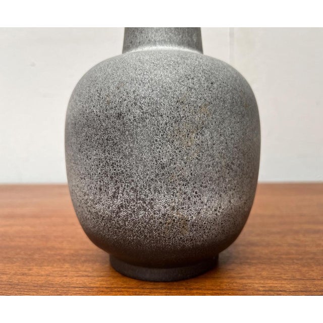 Mid-Century German Minimalist Studio Pottery Vase from Fritz Van Daalen, 1960s For Sale - Image 4 of 17