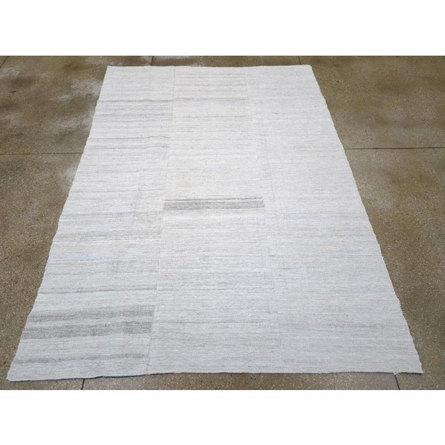 Galerie Shabab Collection Mid-20th Century Handmade Turkish Flatweave Kilim Accent Rug For Sale - Image 4 of 10