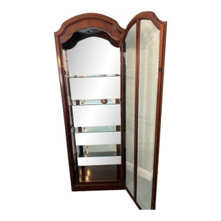 Pulaski Illuminated Glass Curio Cabinet With Shelving – Traditional Display Case For Sale