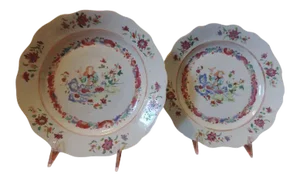 18th Century Chinese Export Porcelain Famille Rose European Subject Flower Seller Plates - A Pair