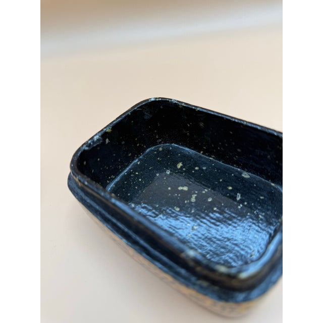Paint Vintage Kashmiri Hand-Painted Papier-Mâché Lacquer Box With Birds & Florals For Sale - Image 7 of 11