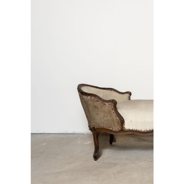 Antique French Louis XV Duchesse en Bateau Chaise Longue For Sale In Salt Lake City - Image 6 of 14