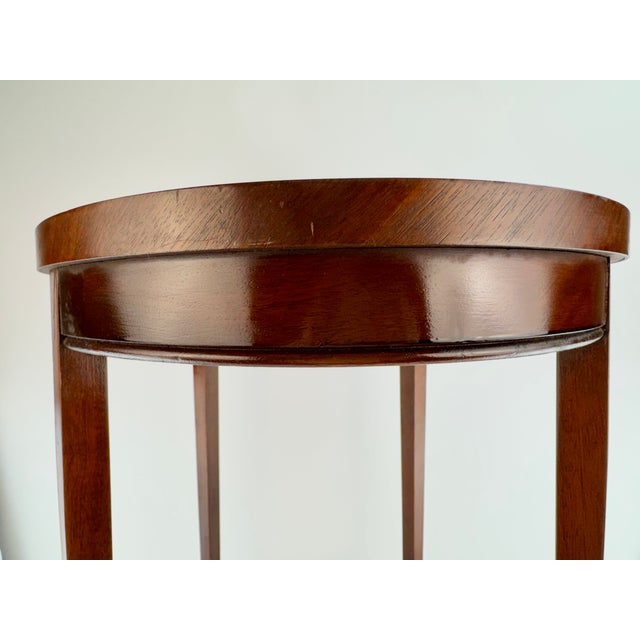 Vintage Mahogany Oval Side Table With Cross-Stretcher Base For Sale - Image 4 of 9