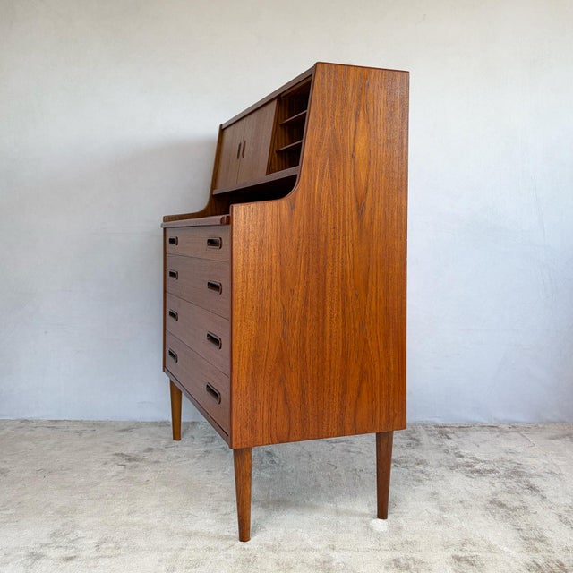 Teak Bureau with Writing Surface and Vanity Drawer from Illums Bolighus, 1960s For Sale - Image 10 of 18