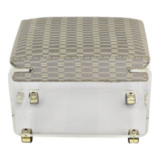 1970s Hill Manufacturing "Charles Hollis Style" Upholstered Lucite Ottoman/Vanity Seat For Sale