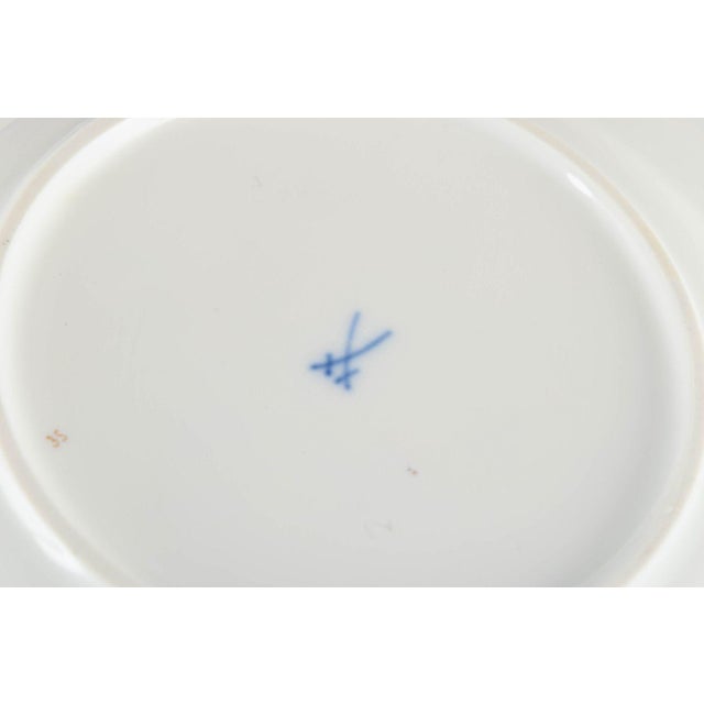 Porcelain Plates with Blue Floral Motifs and Gilt Rim from Meissen, Set of 12 For Sale - Image 4 of 5
