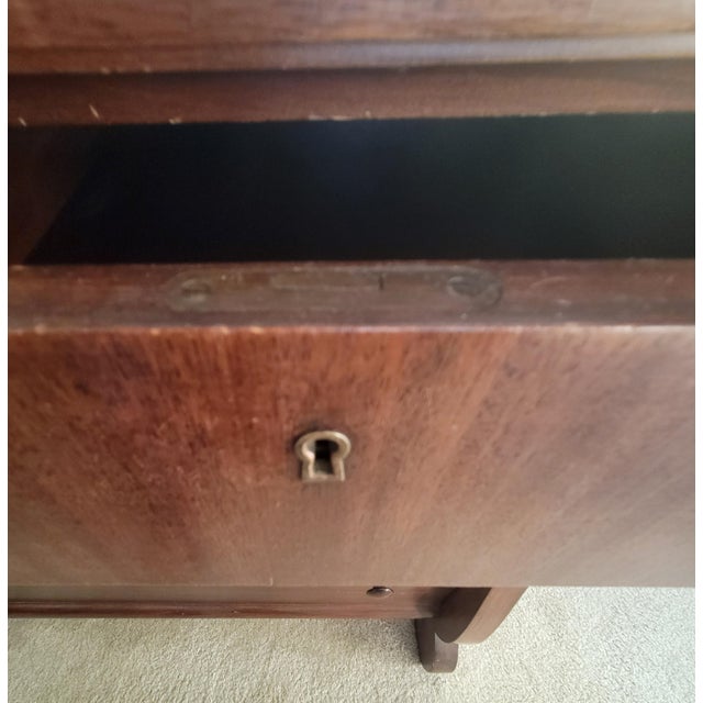 Late 19th Century American Empire Mahogany Chest of Drawers With Mirror For Sale - Image 9 of 15