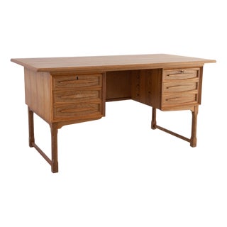 Mid-Century Modern Danish Freestanding Oak Desk by Henning Kjærnulf, 1960s For Sale