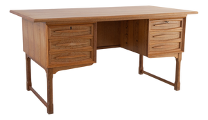 Mid-Century Modern Danish Freestanding Oak Desk by Henning Kjærnulf, 1960s