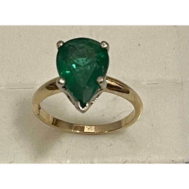 3 Carat Pear Cut Natural Emerald Ring 14 Karat Yellow & White Gold For Sale In New York - Image 6 of 8