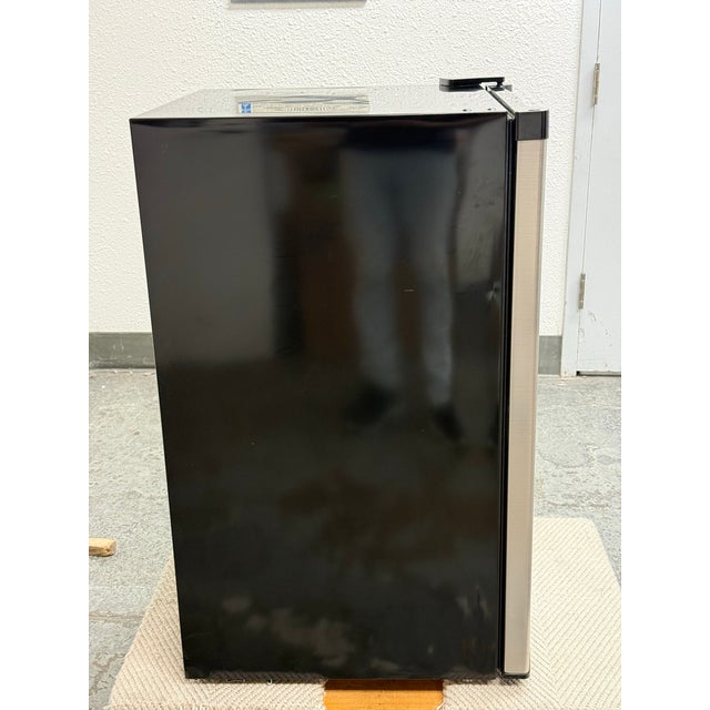 2020s Ge Appliances Undercounter Refrigerator For Sale - Image 5 of 12