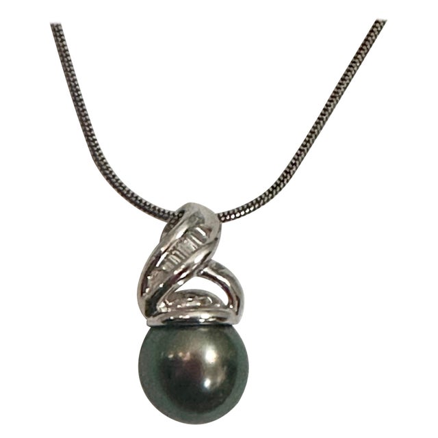 Metal Black Tahitian Pearl & Diamond 14 Kt White Gold Pendant + Chain For Sale - Image 7 of 18