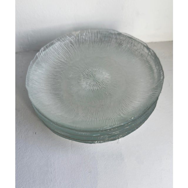 Vintage 1980s Arcoroc Fleur Dessert/Salad Glass Plates, Set of 8 For Sale - Image 4 of 11