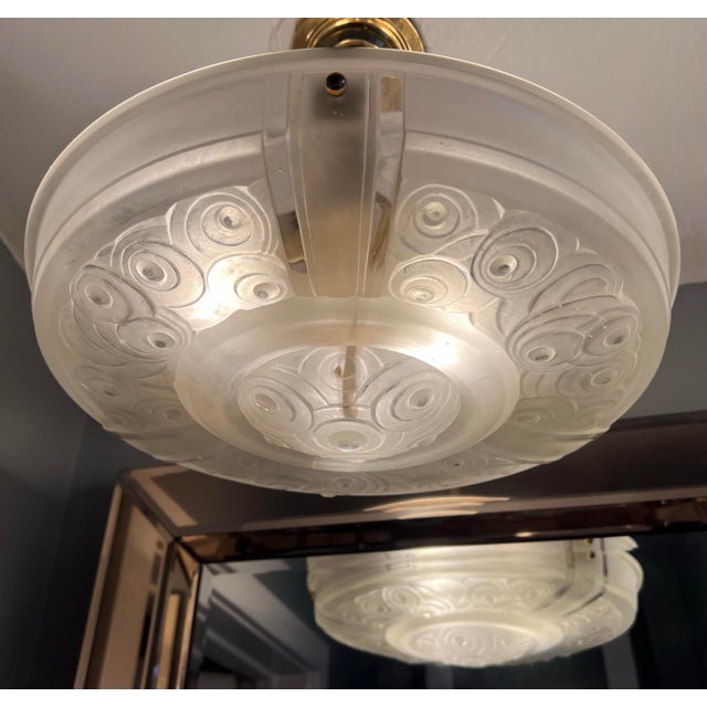 Art Deco 1930s Signed Sabino France Art Deco Frosted Glass Plafonnier Chandelier – Sculptural 3-Light Pendant For Sale - Image 3 of 10