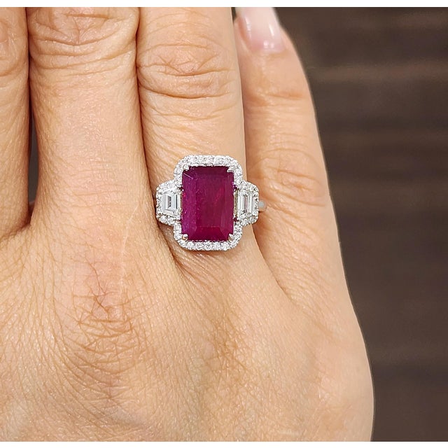 Modern 4.23 Ct Certified No Heat Ruby & Diamond Ring Size 7 For Sale - Image 3 of 10